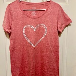 NWOT Womens St. Johns Bay Heart Graphic Top